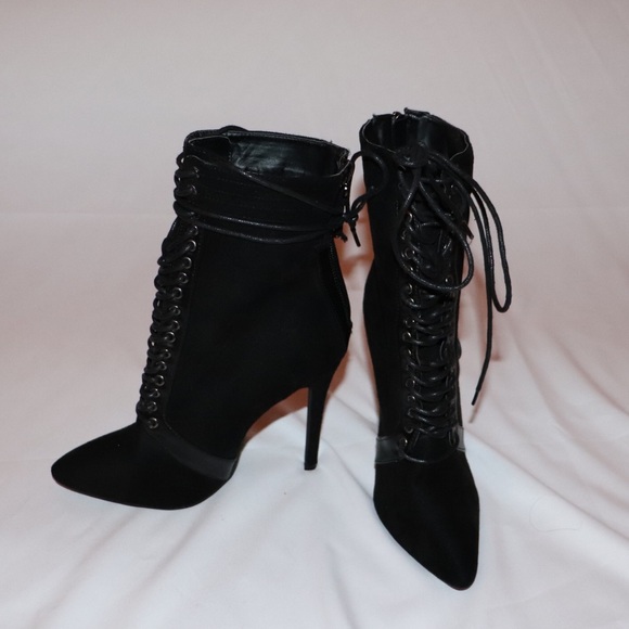 Black Strappy Heeled boot - Picture 1 of 1